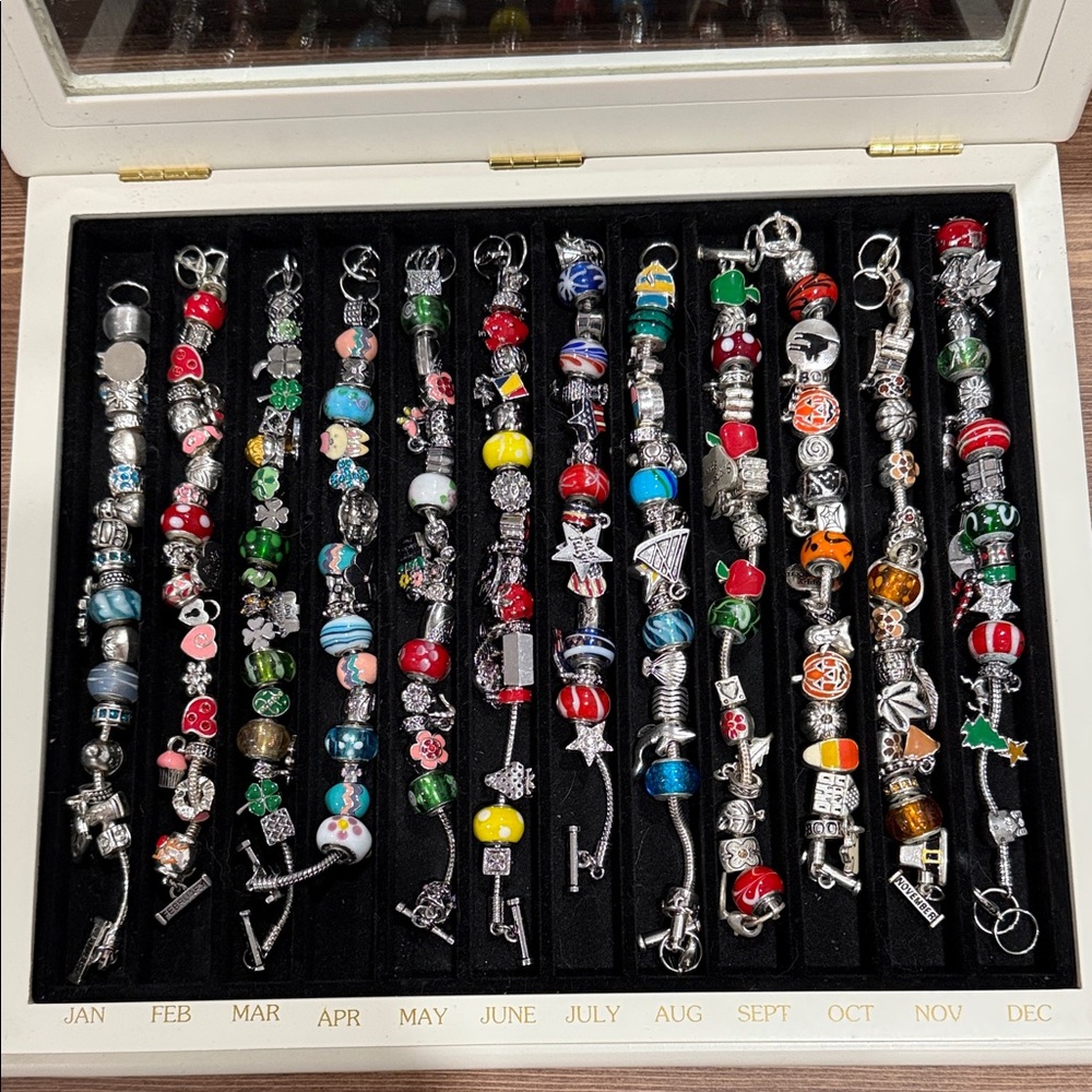 Willabee & Ward Charm Bracelet Set - Picture 2 of 5